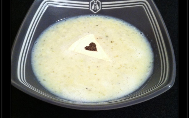 Soupe courgettes, sagoutine, fromage flottant