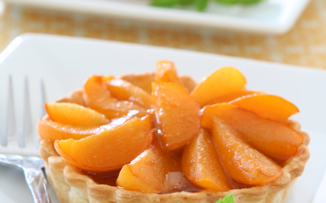 Tarte à l'abricot, poudre d'amande et sucre candy