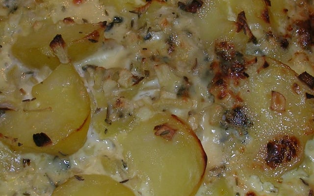 Gratin de pommes de terre au roquefort classique