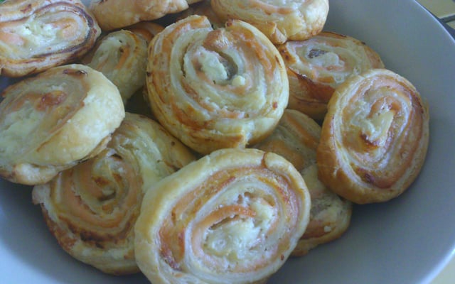 Roulés feuilletés au saumon fumé