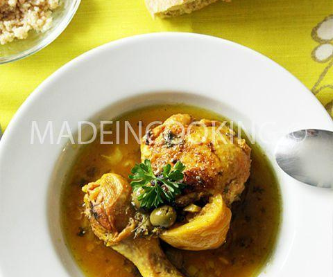 Tajine de poulet au citron et aux olives, semoule de blé