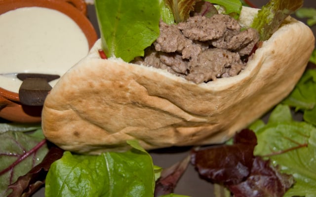 Pita, bœuf et raifort