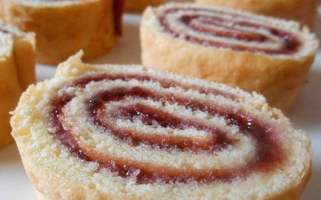 Gâteau roulé à la confiture