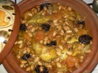 Tajine de poulet aux oignons et raisins secs
