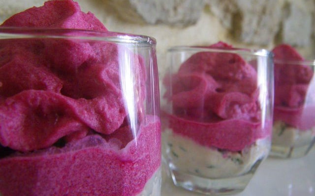 Mousse de betterave sur crème de thon