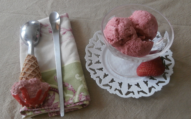 Glace à la fraise sans sorbetière