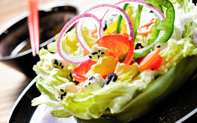 Salade Grecque japonisée