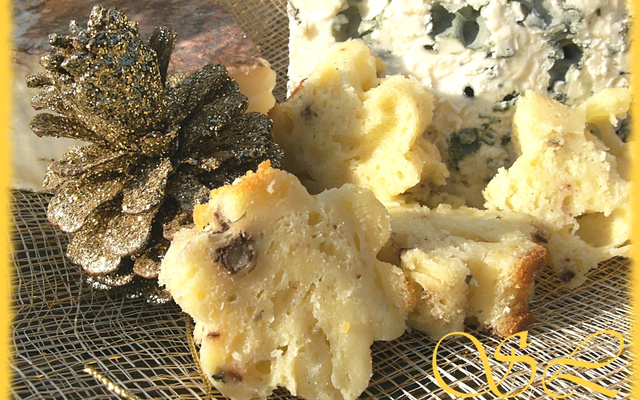 Cake festif Roquefort, Saint Nectaire et noix de Pécan