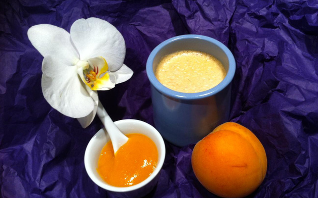 Panna Cotta à l'ancienne, coulis d'abricot à l'Ylang Ylang