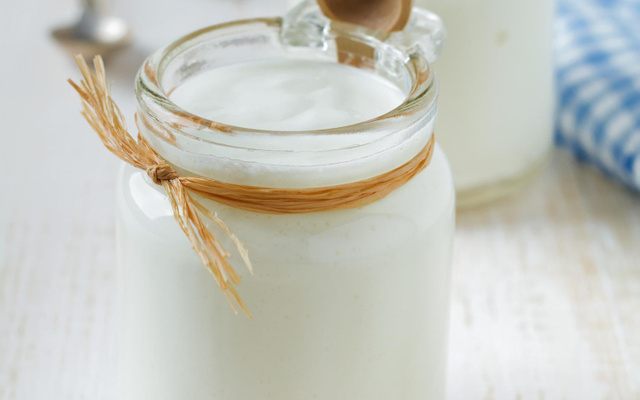 Yaourt nature en yaourtière