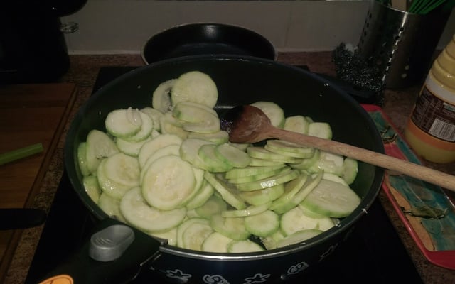 Poêlée de courgettes au comté