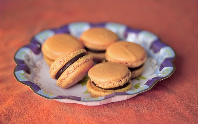 Macarons chocolat au lait et fruits de la passion rapides