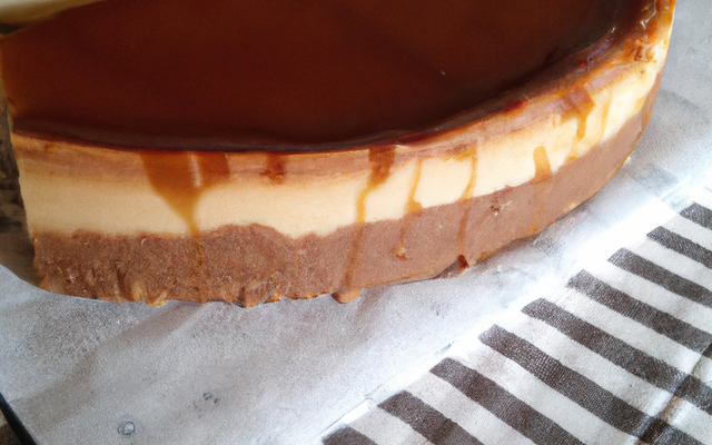 Cheesecake croustillant au caramel et chocolat