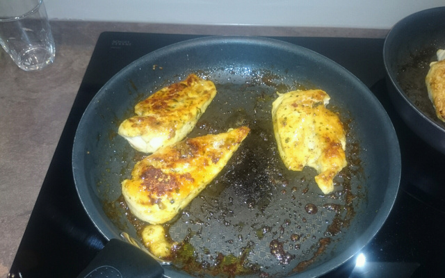 Blanc de poulet ambré au curry