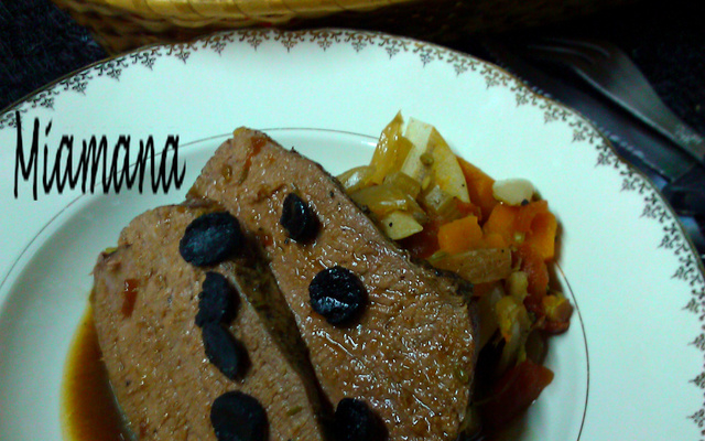 Bœuf façon rôti à basse température,  jus de bœuf à la truffe