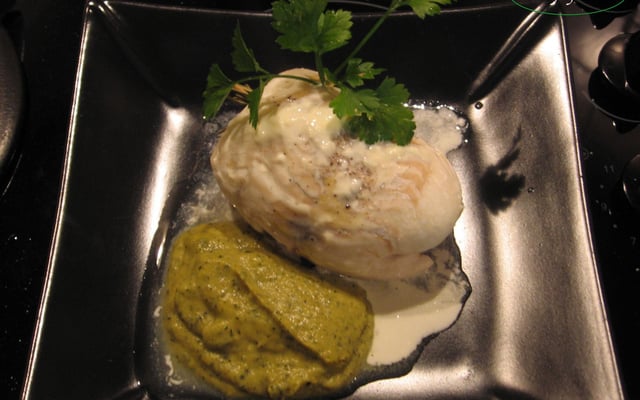 Filet de sandre et sa purée de courgette à l'ail
