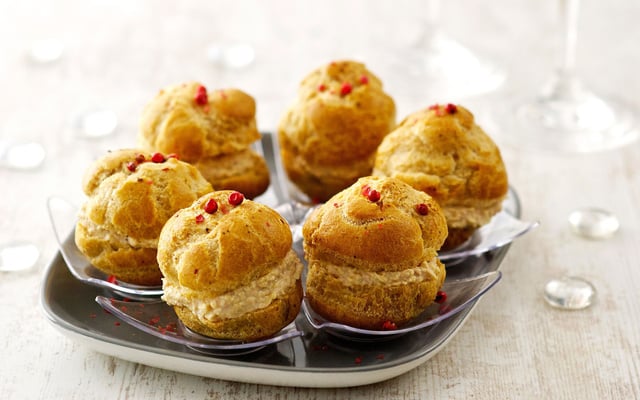 Choux fourrés au foie gras et aux épices