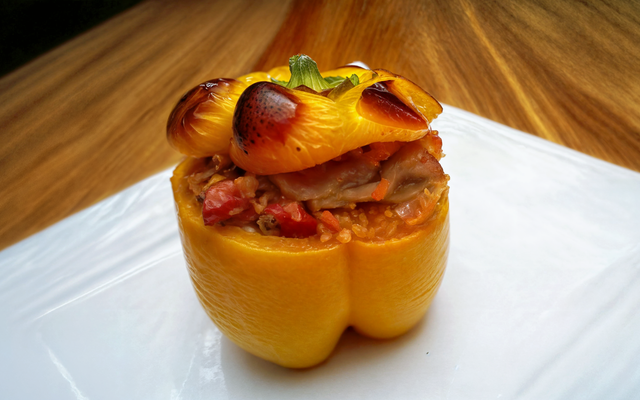 Poivrons farcis au boulgour et aux émincés de poulet grillé Fleury Michon