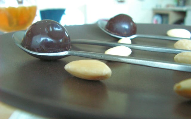 Chocolats faits maison : caramel beurre salé et amande