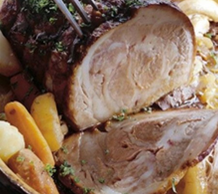 Poitrine de veau aux oignons glacée à la chicorée