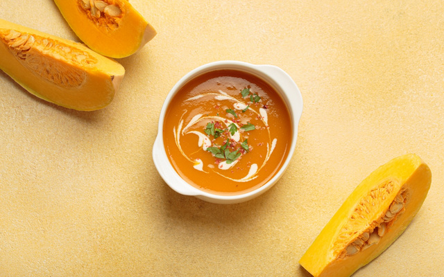 Soupe de courge butternut à la coriandre fraîche