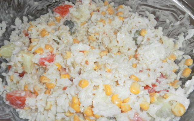 Salade de riz et petit légumes (macédoine)