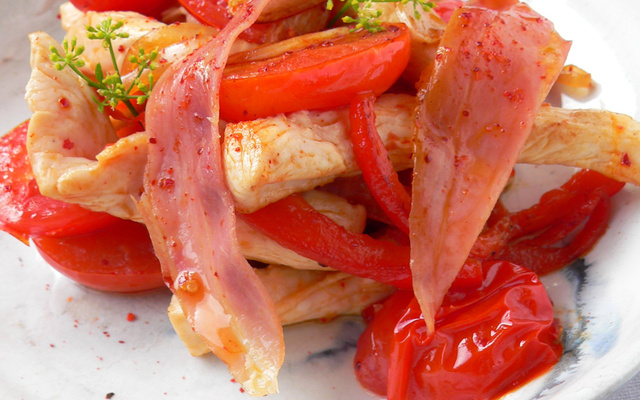 Wok de dinde façon basquaise