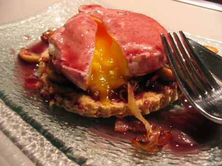 Œuf fermier poché à la bourguignonne