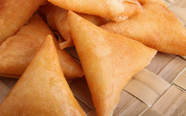 Samoussas aux œufs brouillés et à la Vache qui Rit