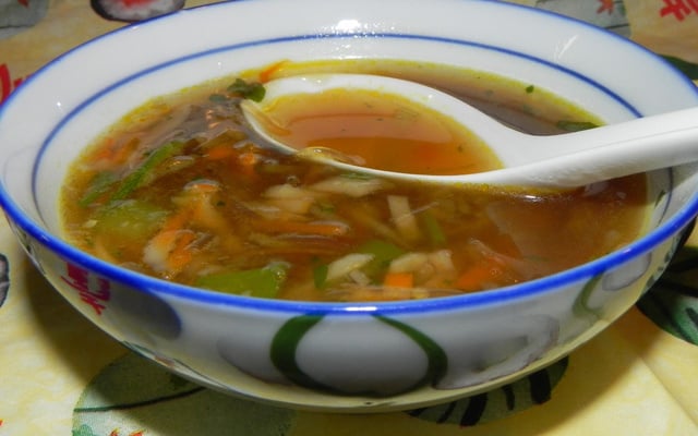 Bouillon asiatique aux légumes croquants
