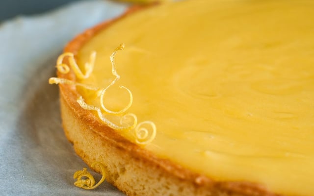 Tarte gourmande au citron, poudre d'amande et beurre demi-sel
