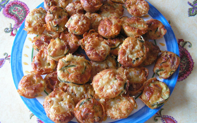 Cake à la courgette, lardon et fromage de chèvre