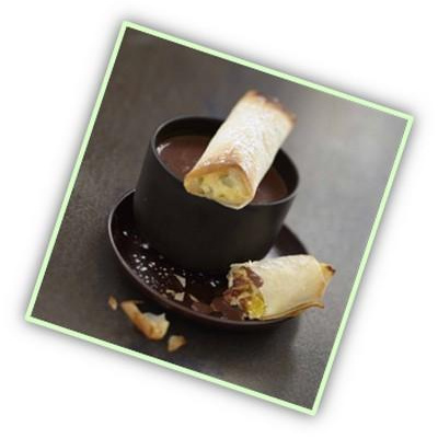 Nems à la mangue, au Carré Frais et sauce chocolat