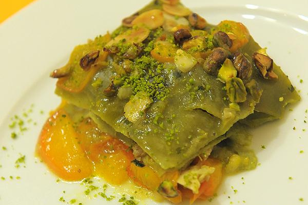 Lasagnes verde au tajine de poulet et abricots