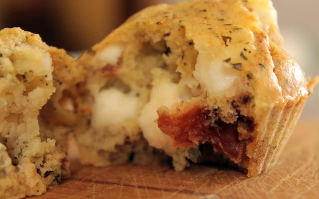 Cake salé aux tomates, olives et feta