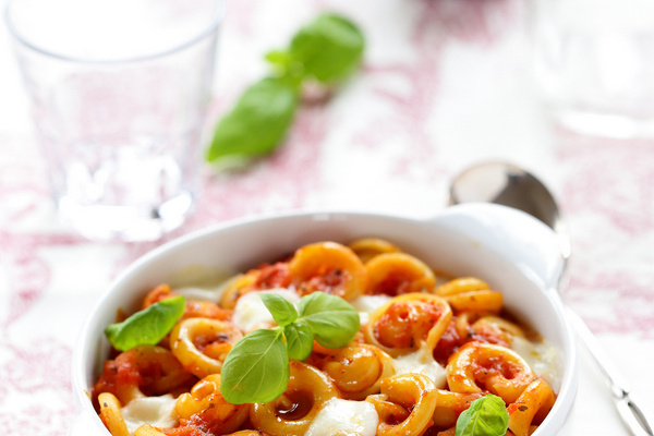 Cappelletti Garofalo gratinés à la tomate et à la mozzarella
