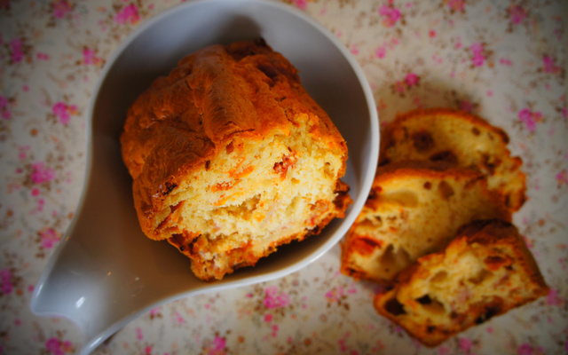 Cake tomates séchées, mozzarella & jambon de parme