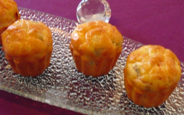 Mini cakes aux olives et au jambon