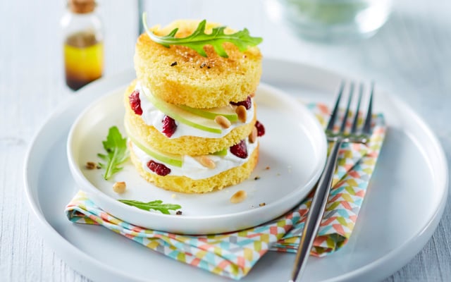 Mille-feuilles de Quatre-Quarts, granny et chèvre frais