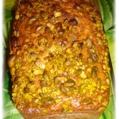 Cake jambon, parmesan et éclats de pistache