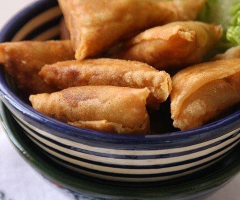 Briouates aux crevettes et à la chermoula