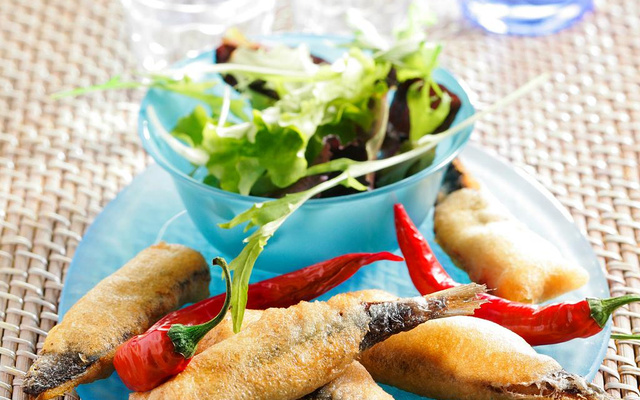 Filets et sardines entières façon tempura