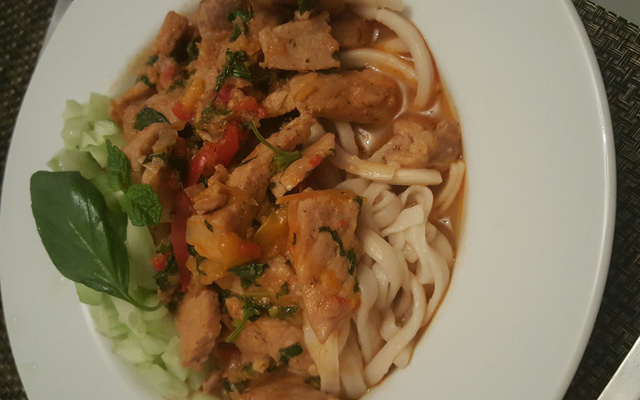 Porc au piment et au basilic thaï