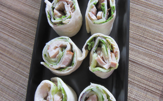 Bouchées roulées au poulet grillé façon thaï