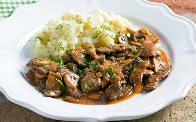 Boeuf Stroganoff