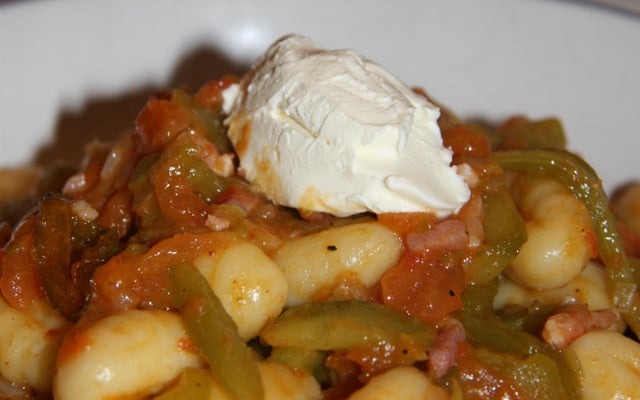Gnocchi à la basquaise et sa touche crémeuse