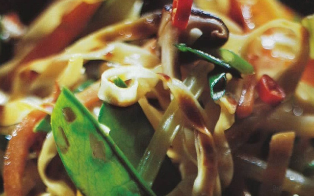 Nouilles chinoises sautées aux légumes
