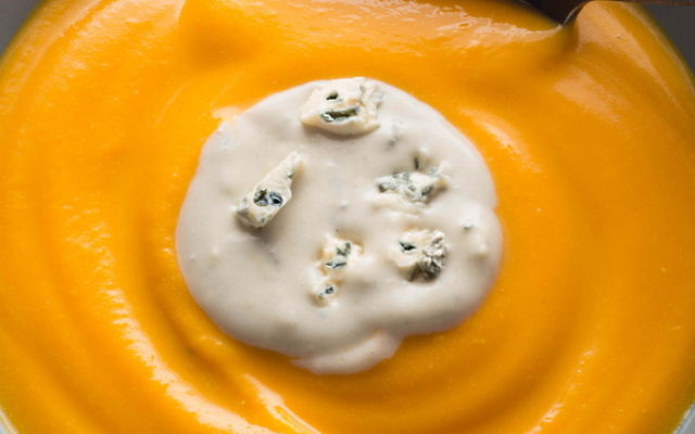 Velouté de potimarron/ poire/ Saint-Agur