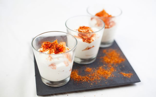 Verrines au saumon fumé crème citron au piment d