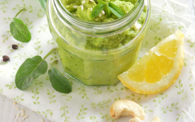 Pesto végétal de courgettes crues